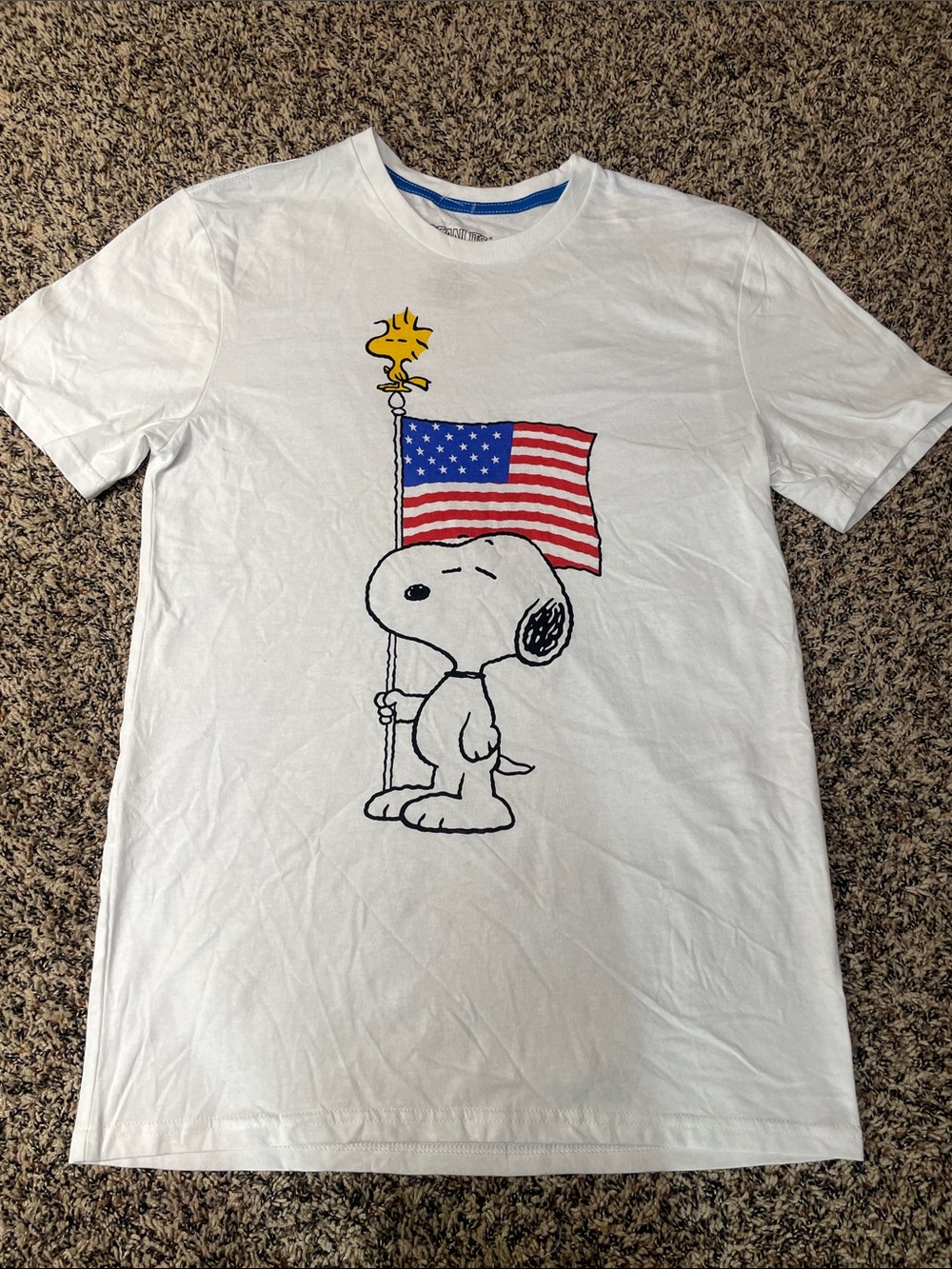 Peanuts Snoopy White Graphic Tee Woman’s Size M Relaxed Fit | NWOT